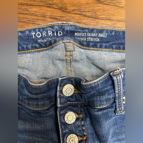 Torrid Perfect Skinny Ankle denim jeans - Picture 2 of 5